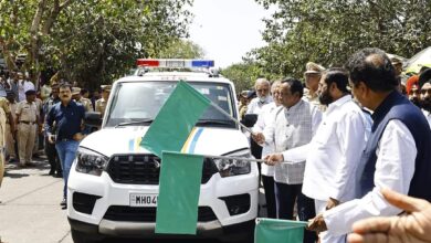 CM Eknath Shinde Show Green flag to RTO Car