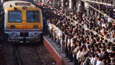 Mumbai,Mumbai Local,Mumbai Local Train,Vikhroli Station,Mumbai Local Disrupts,Main Line Suburban Train Services Disrupts,मुंबई,मुंबई लोकल,मुंबई लोकल ट्रेन,विक्रोळी स्थानक,मुख्य मार्गावरील उपनगरीय रेल्वे सेवा विस्कळीत,विक्रोळी स्थानकाजवळ सिग्नल यंत्रणेत बिघाड